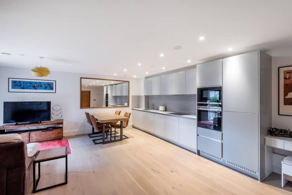 Stylish 2 Bed 2 Bath In Highgate & Free Parking Apartment London Exterior photo