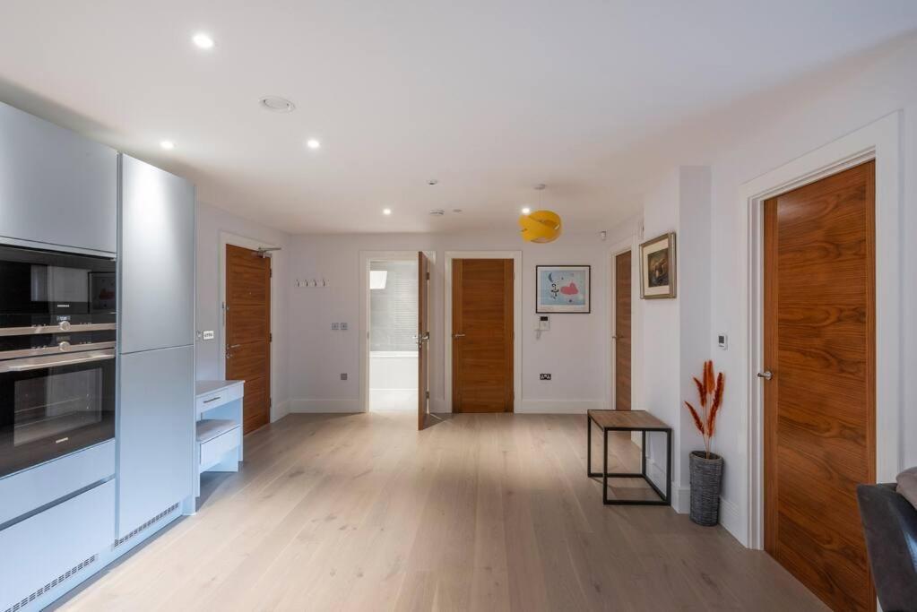 Stylish 2 Bed 2 Bath In Highgate & Free Parking Apartment London Exterior photo